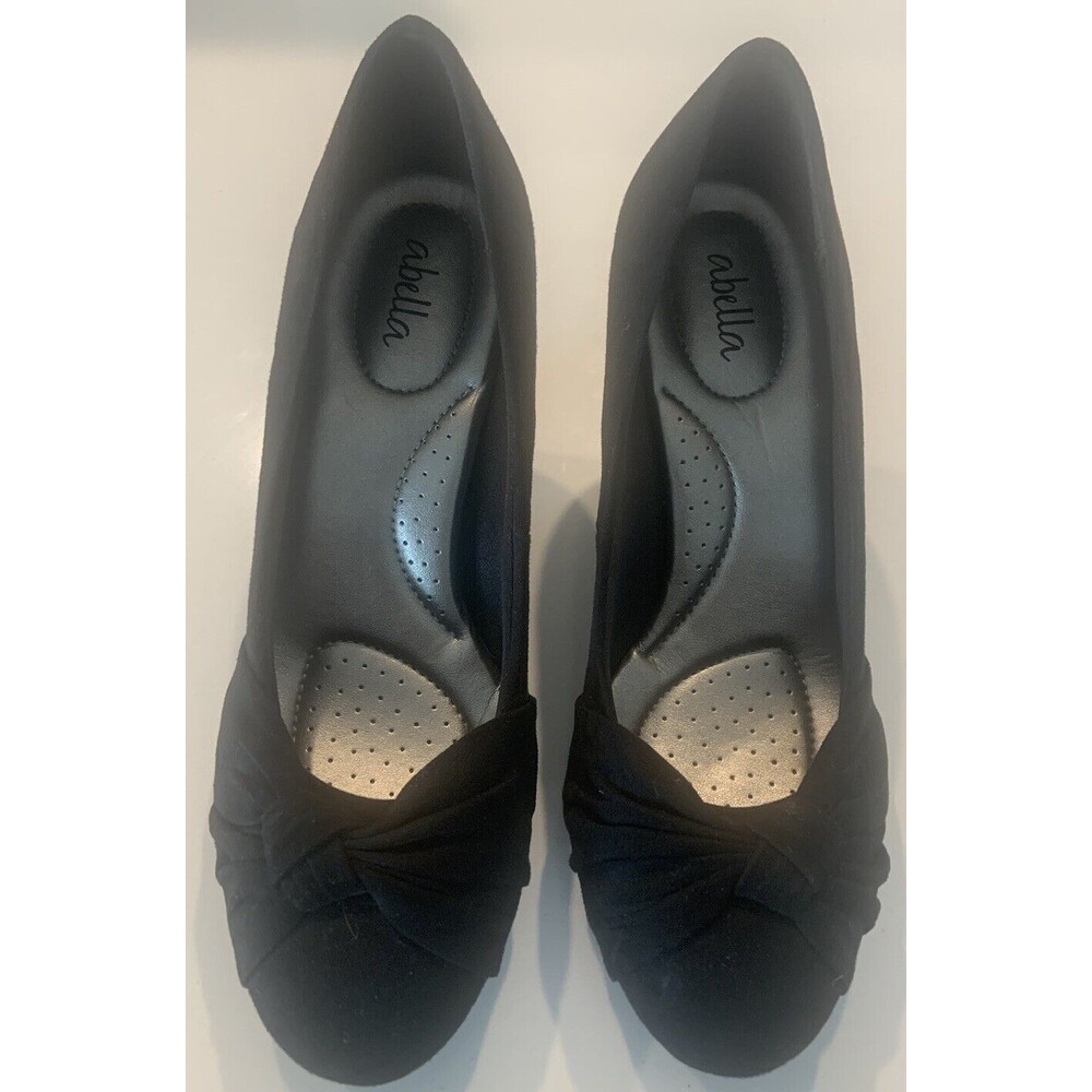 Abella Classic Black Pumps